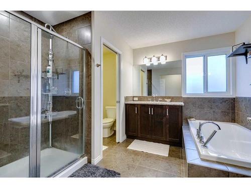 26 Mount Rae Terrace, Okotoks, AB - Indoor Photo Showing Bathroom