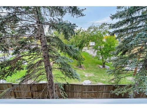 305-333 Garry Crescent Ne, Calgary, AB - Outdoor