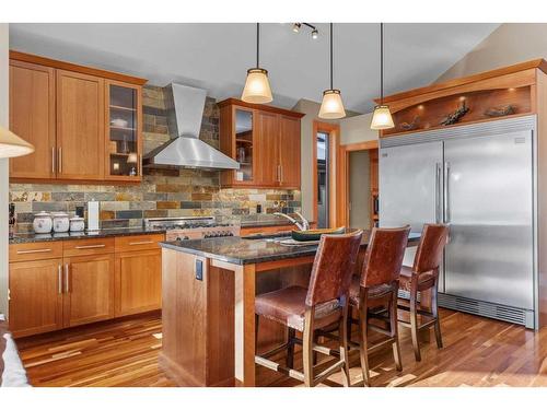 711 3Rd Street, Canmore, AB - Indoor Photo Showing Kitchen With Upgraded Kitchen