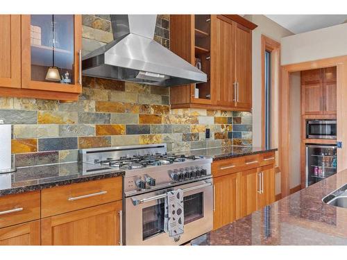 711 3Rd Street, Canmore, AB - Indoor Photo Showing Kitchen