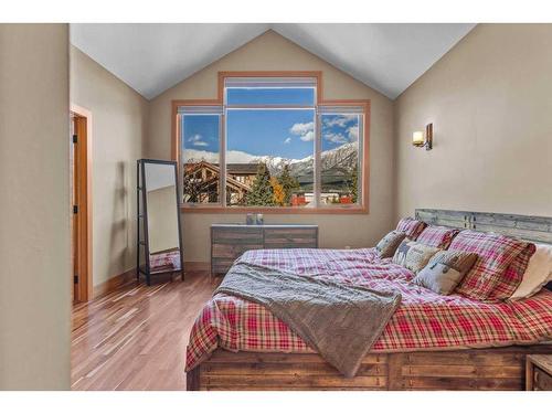 711 3Rd Street, Canmore, AB - Indoor Photo Showing Bedroom