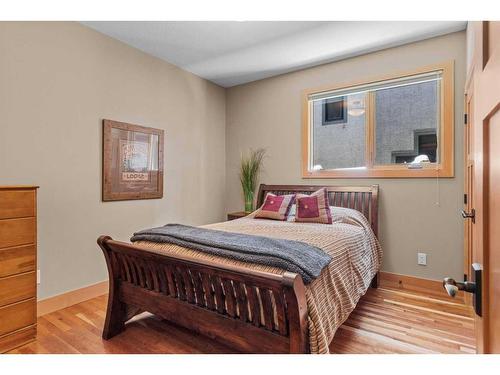 711 3Rd Street, Canmore, AB - Indoor Photo Showing Bedroom