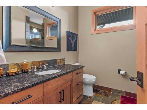 711 3Rd Street, Canmore, AB - Indoor Photo Showing Bathroom