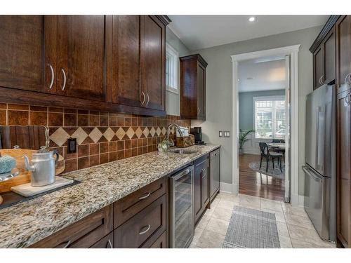 2824 12 Avenue Nw, Calgary, AB - Indoor Photo Showing Kitchen