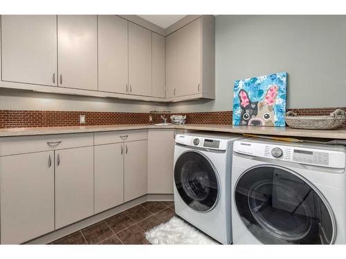 2824 12 Avenue Nw, Calgary, AB - Indoor Photo Showing Laundry Room