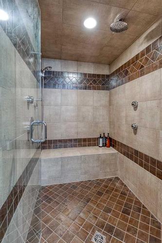 2824 12 Avenue Nw, Calgary, AB - Indoor Photo Showing Bathroom