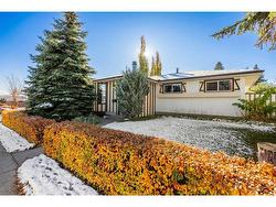 423 88 Avenue SE Calgary, AB T2H 1T9