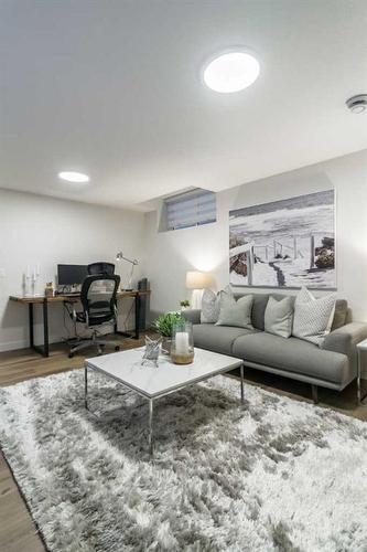 268 Belvedere Drive Se, Calgary, AB - Indoor Photo Showing Living Room