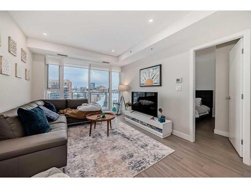 601-930 16 Avenue Sw, Calgary, AB - Indoor Photo Showing Living Room