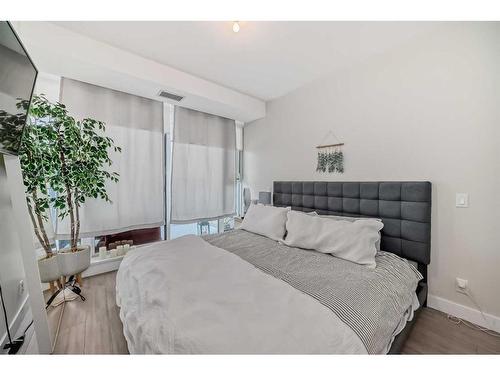 601-930 16 Avenue Sw, Calgary, AB - Indoor Photo Showing Bedroom