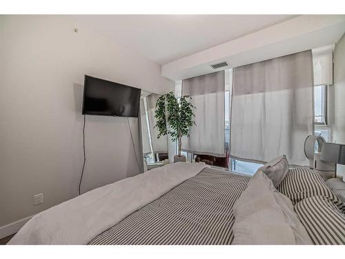 601-930 16 Avenue Sw, Calgary, AB - Indoor Photo Showing Bedroom