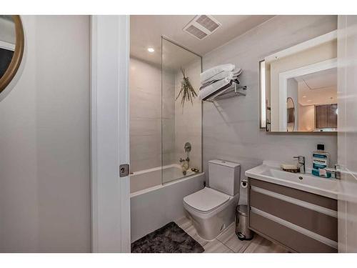 601-930 16 Avenue Sw, Calgary, AB - Indoor Photo Showing Bathroom