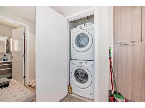 601-930 16 Avenue Sw, Calgary, AB - Indoor Photo Showing Laundry Room