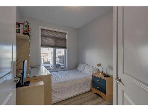 206-1800 14A Street Sw, Calgary, AB - Indoor Photo Showing Bedroom