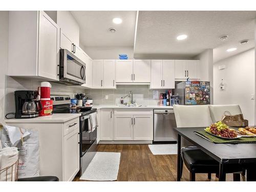 120 Seton Villas Se, Calgary, AB - Indoor Photo Showing Kitchen With Stainless Steel Kitchen