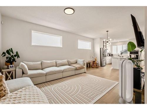 120 Seton Villas Se, Calgary, AB - Indoor Photo Showing Living Room