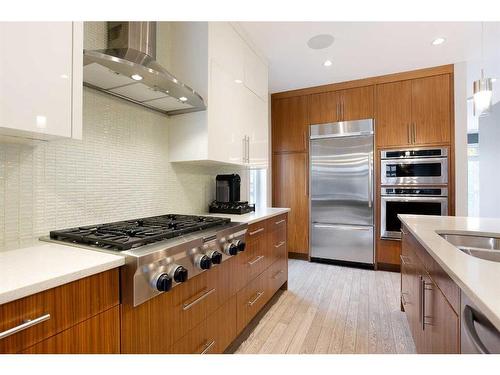 2614 21 Street Sw, Calgary, AB - Indoor Photo Showing Kitchen With Double Sink With Upgraded Kitchen