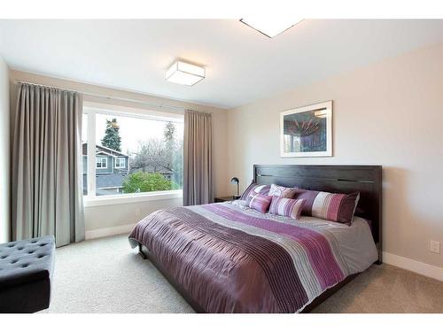 2614 21 Street Sw, Calgary, AB - Indoor Photo Showing Bedroom