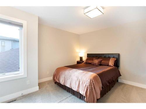 2614 21 Street Sw, Calgary, AB - Indoor Photo Showing Bedroom