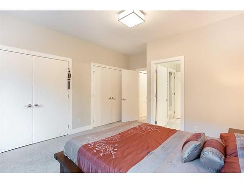 2614 21 Street Sw, Calgary, AB - Indoor Photo Showing Bedroom