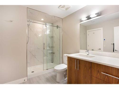 2614 21 Street Sw, Calgary, AB - Indoor Photo Showing Bathroom