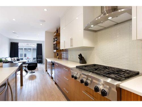 2614 21 Street Sw, Calgary, AB - Indoor Photo Showing Kitchen With Upgraded Kitchen