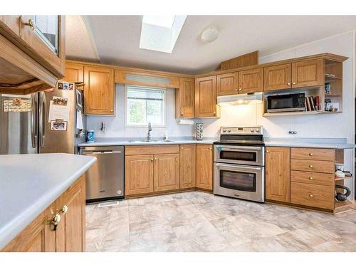 442052 Range Road 34, Rural Ponoka County, AB - Indoor Photo Showing Kitchen With Double Sink