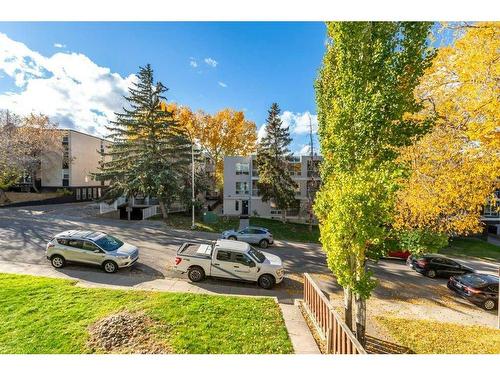 207-2130 17 Street Sw, Calgary, AB - Outdoor