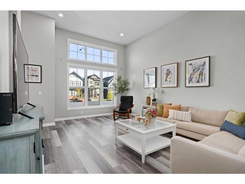 621 Masters Road Se, Calgary, AB - Indoor Photo Showing Living Room