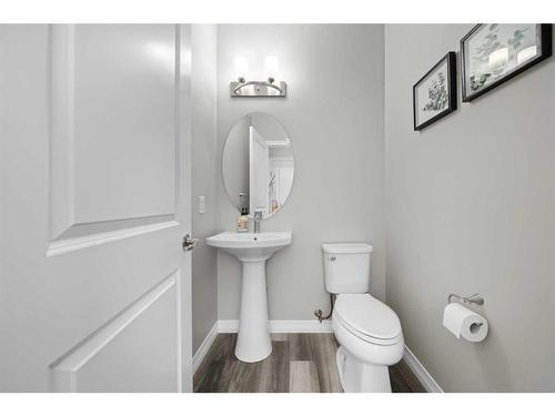 621 Masters Road Se, Calgary, AB - Indoor Photo Showing Bathroom