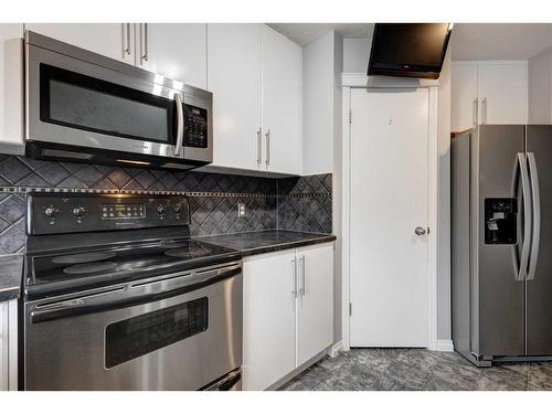 5 Prestwick Mount Se, Calgary, AB - Indoor Photo Showing Kitchen