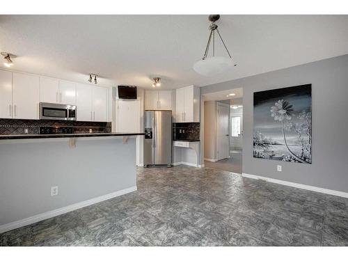 5 Prestwick Mount Se, Calgary, AB - Indoor Photo Showing Kitchen