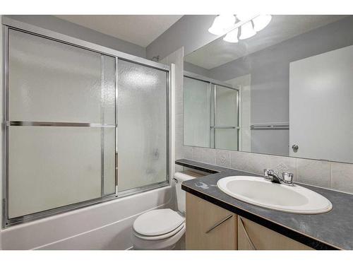 5 Prestwick Mount Se, Calgary, AB - Indoor Photo Showing Bathroom