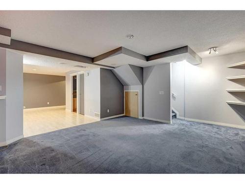 5 Prestwick Mount Se, Calgary, AB - Indoor