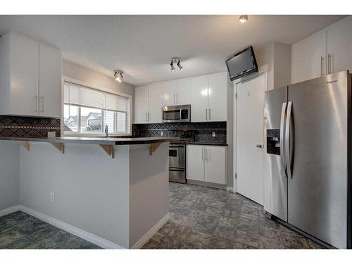 5 Prestwick Mount Se, Calgary, AB - Indoor Photo Showing Kitchen