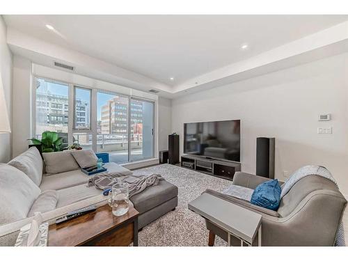 206-930 16 Avenue Sw, Calgary, AB - Indoor Photo Showing Living Room