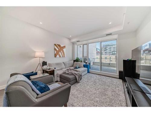 206-930 16 Avenue Sw, Calgary, AB - Indoor Photo Showing Living Room