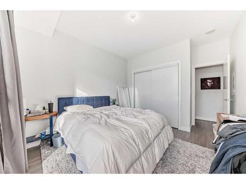 206-930 16 Avenue Sw, Calgary, AB - Indoor Photo Showing Bedroom