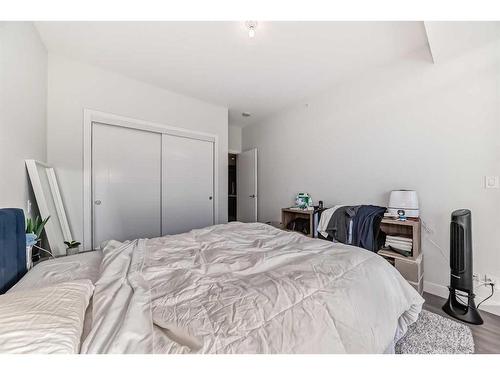 206-930 16 Avenue Sw, Calgary, AB - Indoor Photo Showing Bedroom