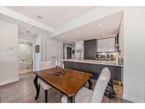 206-930 16 Avenue Sw, Calgary, AB - Indoor Photo Showing Dining Room