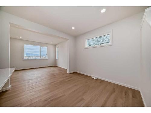 359 Sora Boulevard Se, Calgary, AB - Indoor Photo Showing Other Room