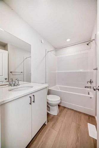 359 Sora Boulevard Se, Calgary, AB - Indoor Photo Showing Bathroom