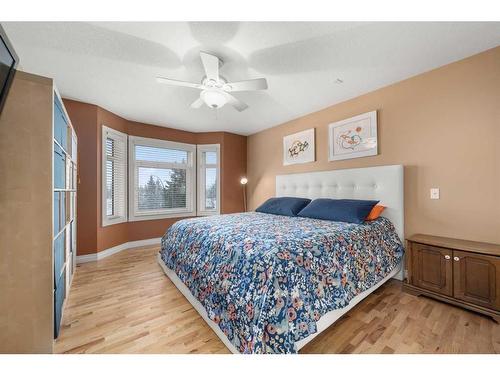 43 Woodford Court Sw, Calgary, AB - Indoor Photo Showing Bedroom