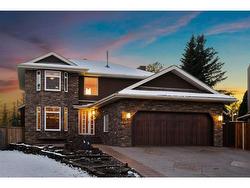 43 Woodford Court SW Calgary, AB T2W 5Y3