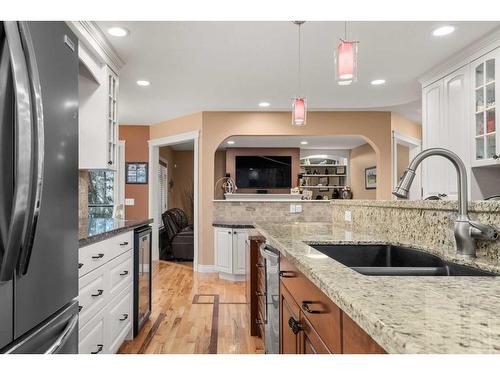 43 Woodford Court Sw, Calgary, AB - Indoor Photo Showing Kitchen With Double Sink With Upgraded Kitchen