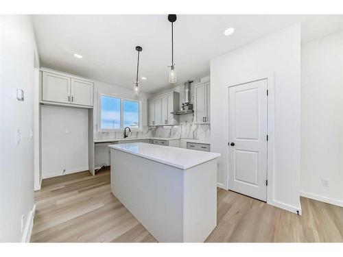 371 Sora Boulevard Se, Calgary, AB - Indoor Photo Showing Kitchen