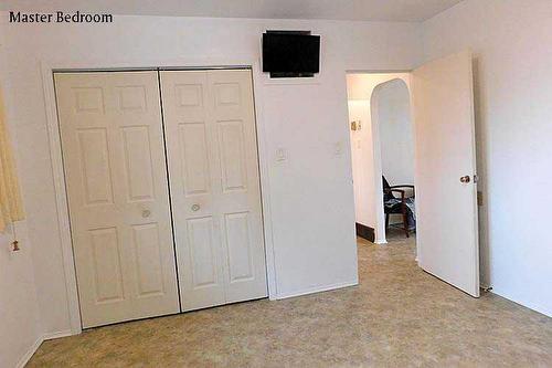 335 48 Avenue West, Claresholm, AB - Indoor Photo Showing Other Room