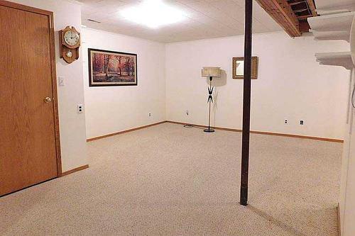 335 48 Avenue West, Claresholm, AB - Indoor Photo Showing Other Room