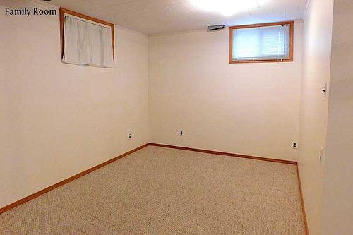 335 48 Avenue West, Claresholm, AB - Indoor Photo Showing Other Room