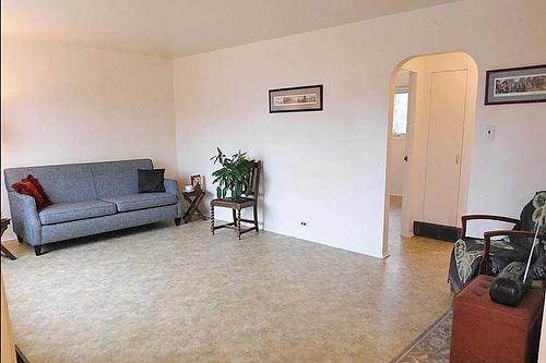 335 48 Avenue West, Claresholm, AB - Indoor Photo Showing Living Room